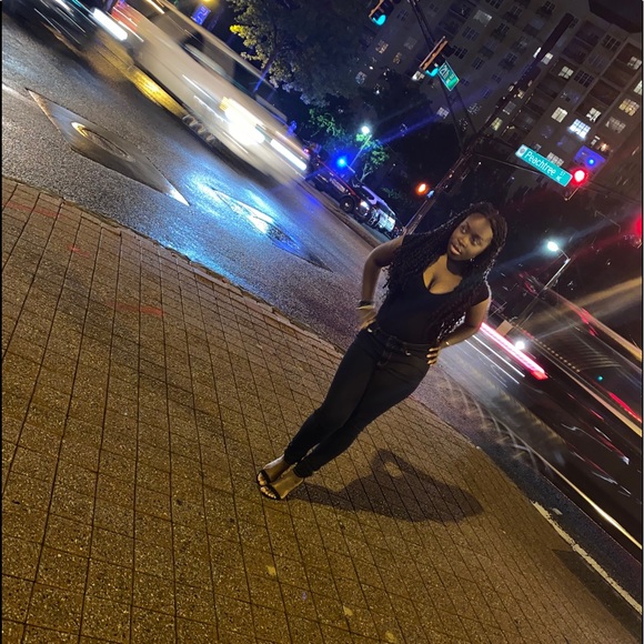 Meet your Posher, Antonette - Picture 1 of 1